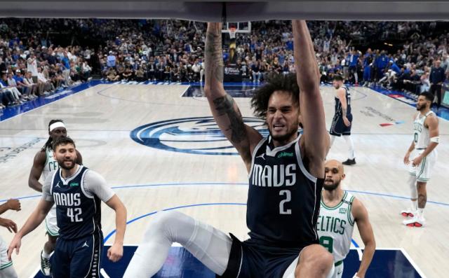 半岛体育app-疯狂菜鸟！莱夫利闪耀总决赛 独行侠摆烂得到他